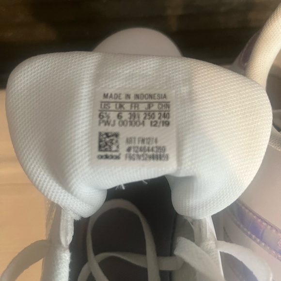 Grand Kourtney K adidas size 6 1/2 - Picture 4 of 5